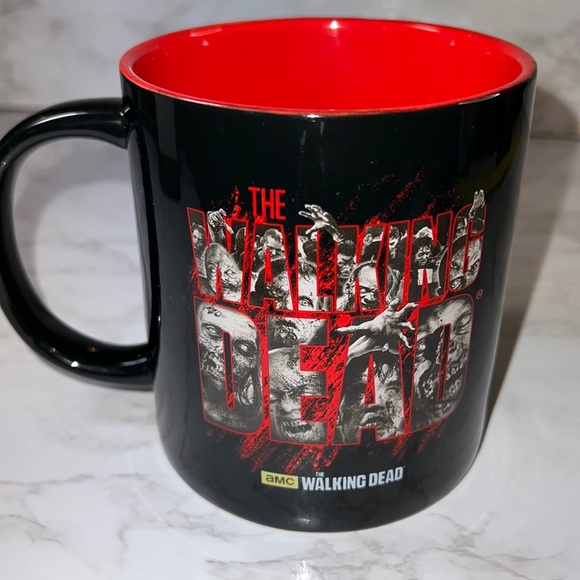🧟‍♂️Walking Dead Zombie Mug How’bout a Cuppa Joe 🧟‍♀️🧟‍♂️Joe” is in the cup! - Picture 1 of 7
